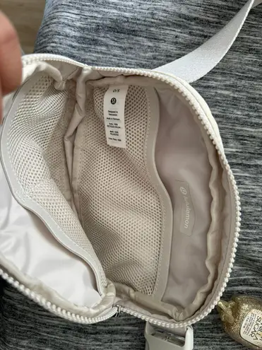 Lululemon Everywhere Belt Bag