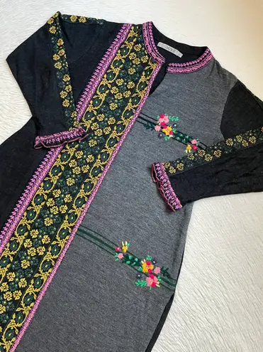 Dove Women’s embroidered floral Kurta maxi tunic dress