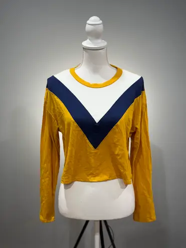 Heart & Hips CLEARANCE! Gold Boutique Arrow Front Crop Top Size L NWT