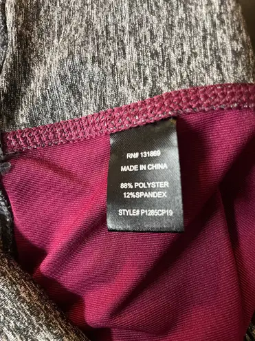 Charmed Hearts Crop Leggings Burgundy Heather Grey Large New with Tags