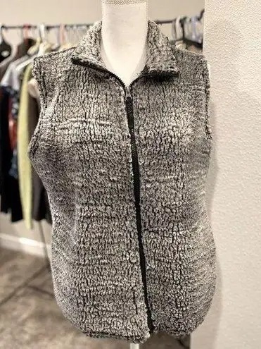 Stillwater Supply Co Black and Gray Sherpa Fleece Vest Size M