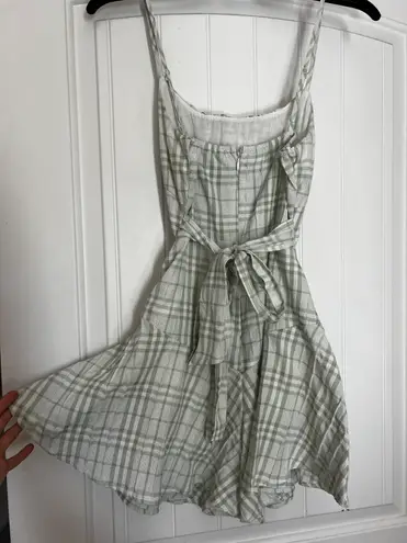 Boutique Sage Green Cut