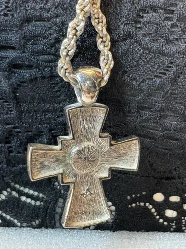 Twisted Chain Cross Pendant Necklace 30” Long Silver