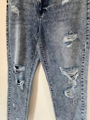 Nature Denim high rise light wash distressed mom jean women’s size 11 inseam 29