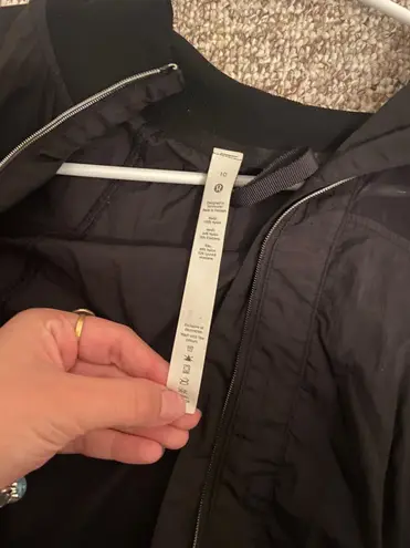 Lululemon Black Windbreaker