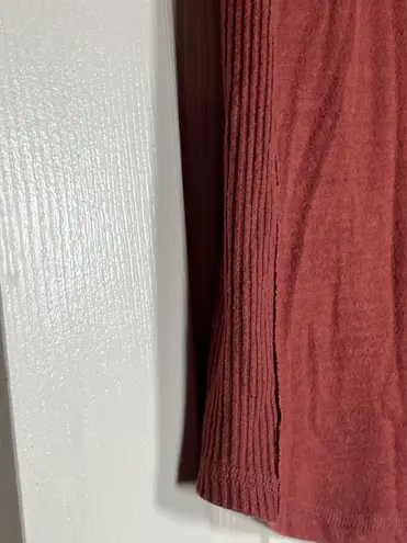 Abercrombie & Fitch  Women's Medium Rust Soft And Cozy Ribbed V-Neck Sweater - Image 4