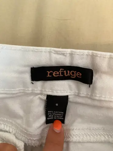 Refuge Distressed Jeans