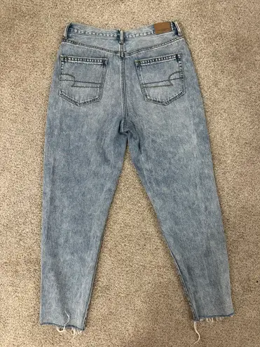 American Eagle Outfitters Mom Jeans