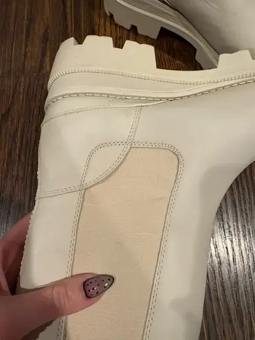 BN Sam Edelman Genia Lug Sole Chelsea Boots in Cream/Modern Ivory 8.5 White