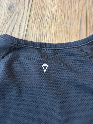 Ivivva  Lululemon long sleeve top  - Image 4