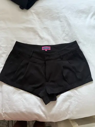 Edikted  Kera Tailored Micro Shorts - Image 3