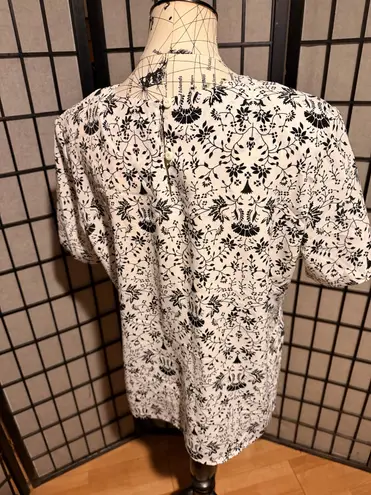 C. K. Studio Vintage Floral t