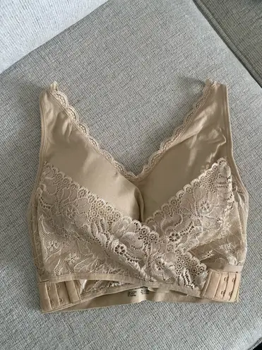 Beige Shaping Wireless Silky Bra, Front Cross Side Buckle Lace L NWOT Tan Size L