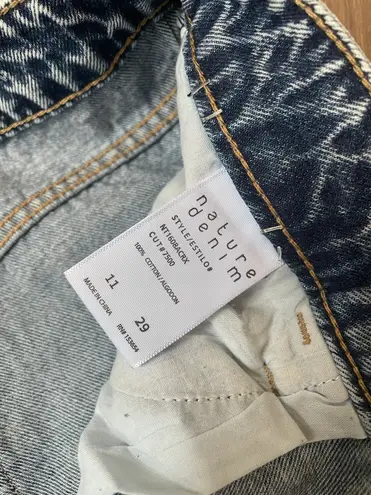 Nature Denim high rise light wash distressed mom jean women’s size 11 inseam 29