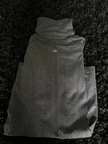 Lululemon  Turtleneck Long Sleeve Swiftly - Image 2