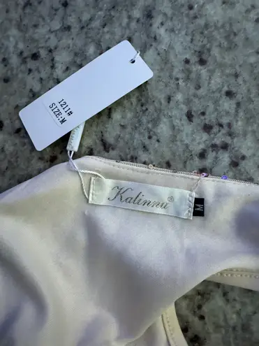 Kalinnu Champagne Sequins Mermaid Evening Gown dress Size Medium New with tags Tan