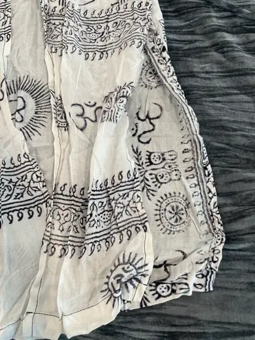 Kathmandu Imports Bohemian White and Black Patterned Kimono  By Kathmandu  Size one size fits S-L - Image 5