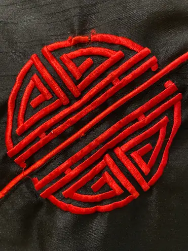 Silver Dragon Medium Black & Red Traditional Oriental Collared Zip Up Blouse