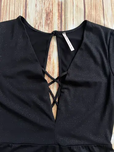 Mezzanine Women Long Sleeve Strappy V-Neck Shimmer Black Romper Size Medium