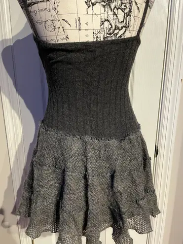 Black Halo Vintage y2k Slip knit Sexy Hoy Soft Comfy cozy sweater Scoop Neck Sleeveless Tank Cami Top Flared Peasant Skirt Lace ruffle Trim Mini Dress Black Gray Sz XS/S