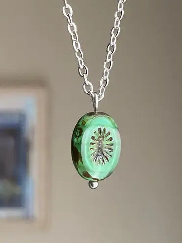 Handmade retro vintage chic whimsical style quality Czech glass bead simple necklace💚