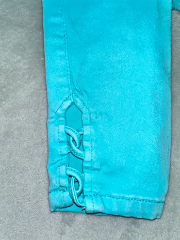 Tiki Jeans Teal Capri Jeans 