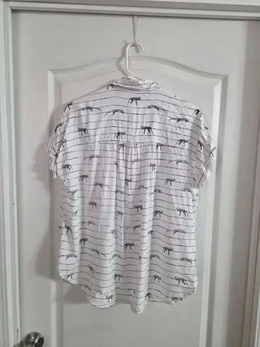 Jane and Delancey Jane & Delancy Women’s All Over Cheetah Striped Blouse NWT Sz M. 6036
