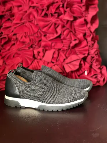 Life Stride women’s Hailey slip on sneaker size 6 brand new