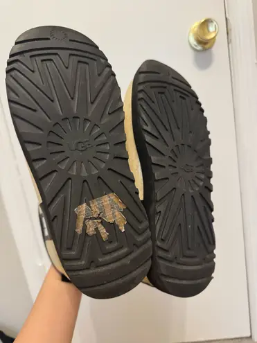 UGG Classic Clear Mini II Size 7