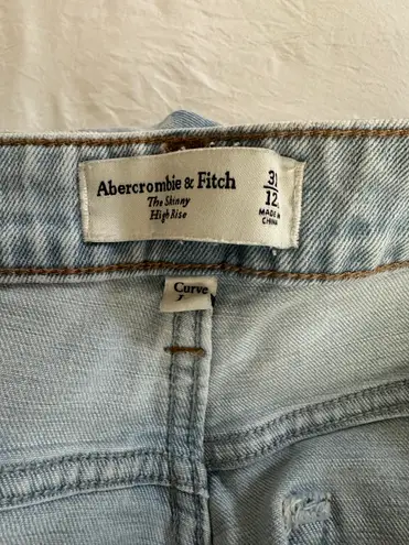 Abercrombie & Fitch Light Wash High Waisted Abercrombie jeans