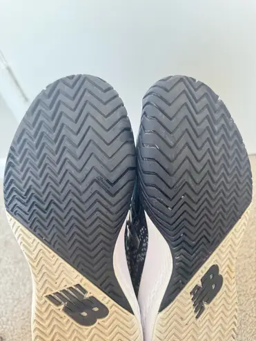 New Balance  Women's 996v3 Hard Court Tennis Shoe Size 8.5