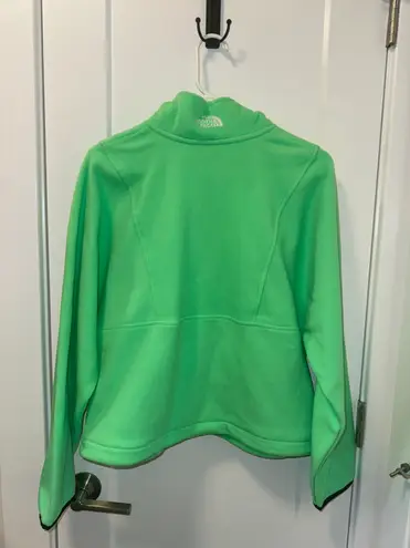 The North Face TKA Attitude 1/4 Zip Fleece - Chlorophyll Green - size L