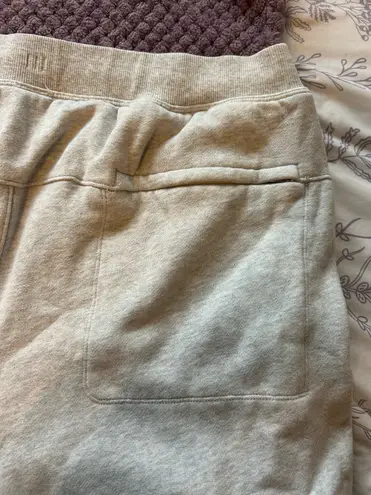 Lululemon  sweatshorts  thumbnail 3