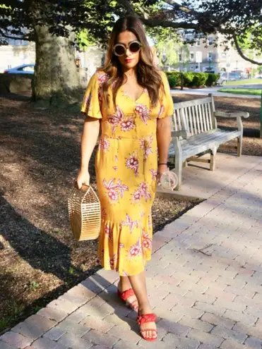 Somedays Lovin women’s Searing Soul golden yellow floral midi dress size S small