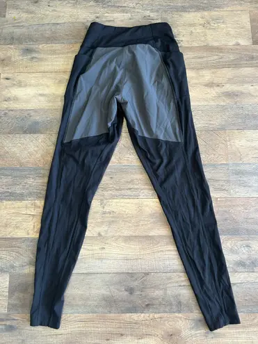 The North Face black and gray leggings women’s small