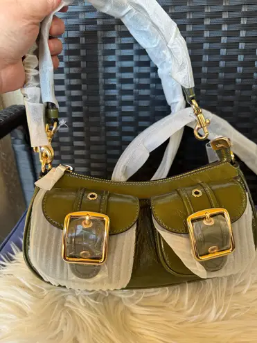 Coach  CBJ01 Ashton Shoulder Bag In Shiny Crinkle Leather Gold/Olive Green