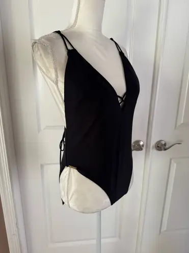 Milly CABANA Solid Carvico Vita Deep V One Piece Black. MSRP $295. Size M