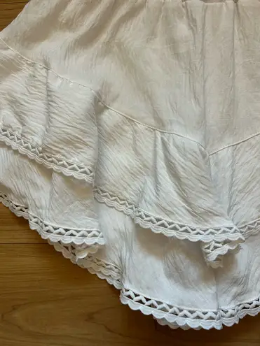 White Ruffle and Lace Mini Skirt - Image 5