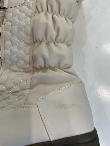 Weatherproof Womens Cream Quilted Puffer Faux Fur Boots Size 11