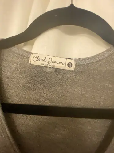 Cloud dancer Gray V Neck T Shirt