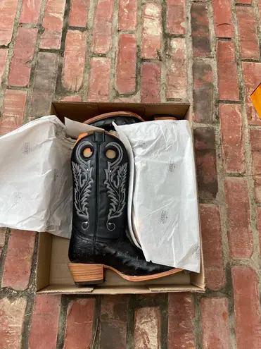 Corral boots NIB CORRAL LADIES BLACK/SILVER OSTRICH CUTTER TOE BOOT 8