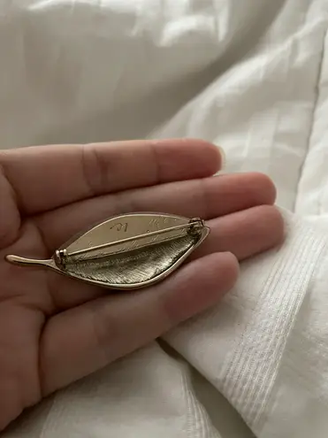 Vintage Leaf 🍁Leave🍃Mother Pearl Stamped LC Concha🐚nácar Pin Brooch