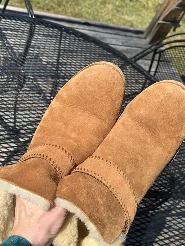 UGG McKay Booties fits 9.5!