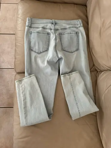 The Loft EUC modern skinny light indigo distressed jeans