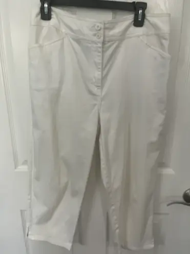 Bill Blass size 12 cream colored Capri pants