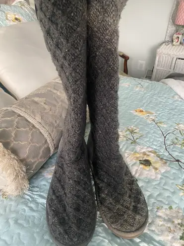 UGG  Sweater Boots Grey