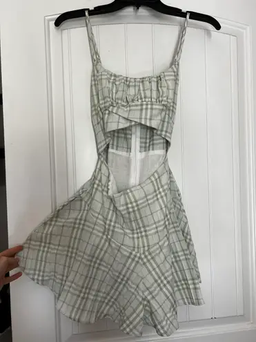 Boutique Sage Green Cut