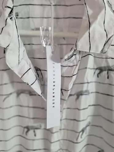 Jane and Delancey Jane & Delancy Women’s All Over Cheetah Striped Blouse NWT Sz M. 6036