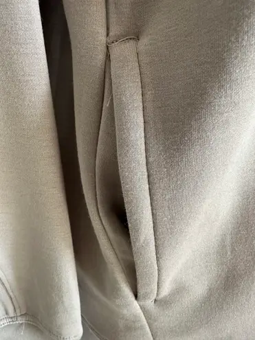 Sage Ladies' Crew Neck Scuba Cozy Top with Side Pockets, Tan Large New with Tag