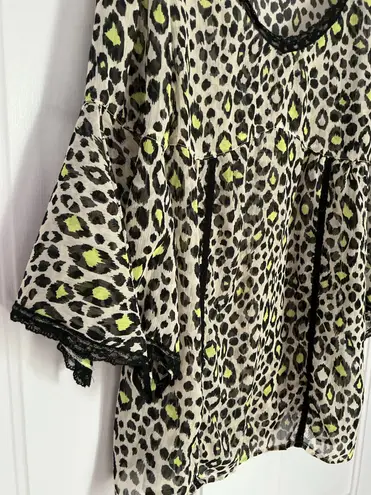 D Signed Leopard Flowing Blouse Multiple Size XL